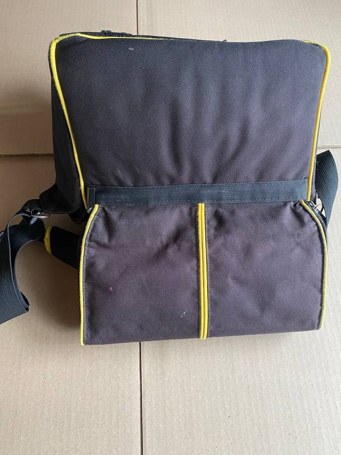 NIKON   CAMERA BAG IN GOOD  CONDITION